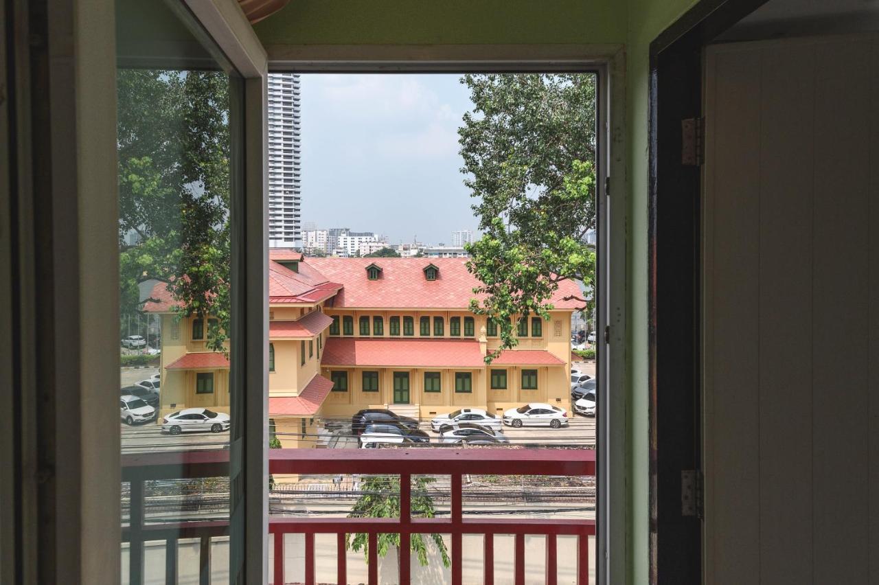 Happio Near Chabad House Hotel Bangkok Exterior foto
