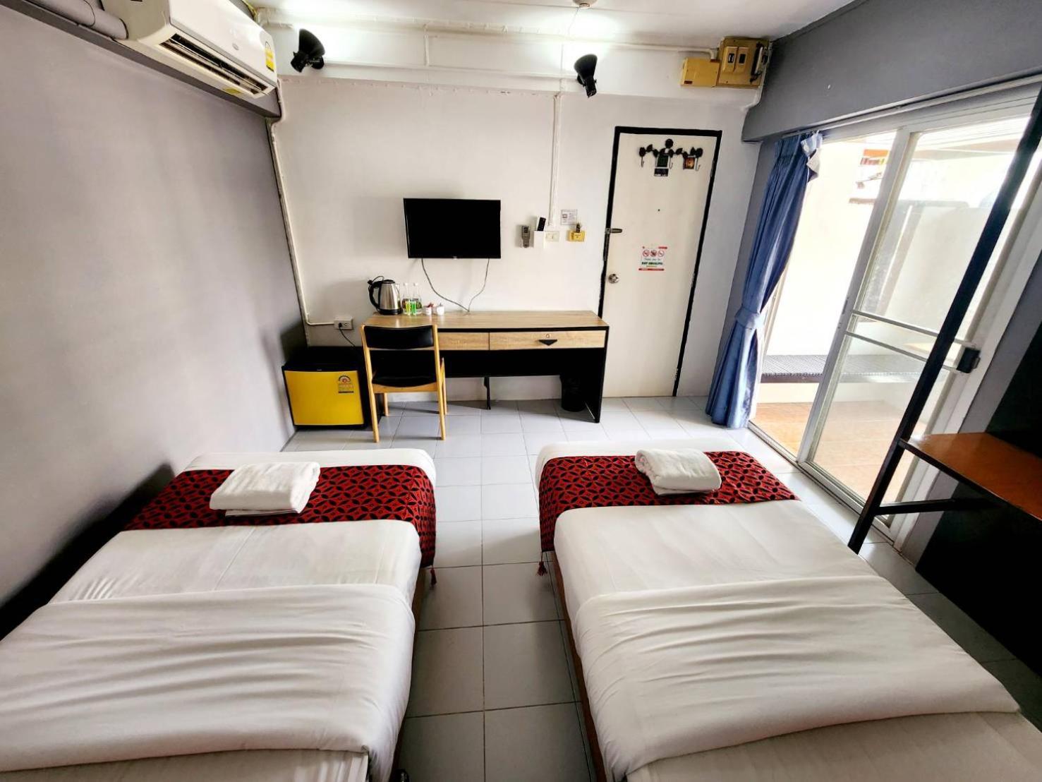 Happio Near Chabad House Hotel Bangkok Exterior foto