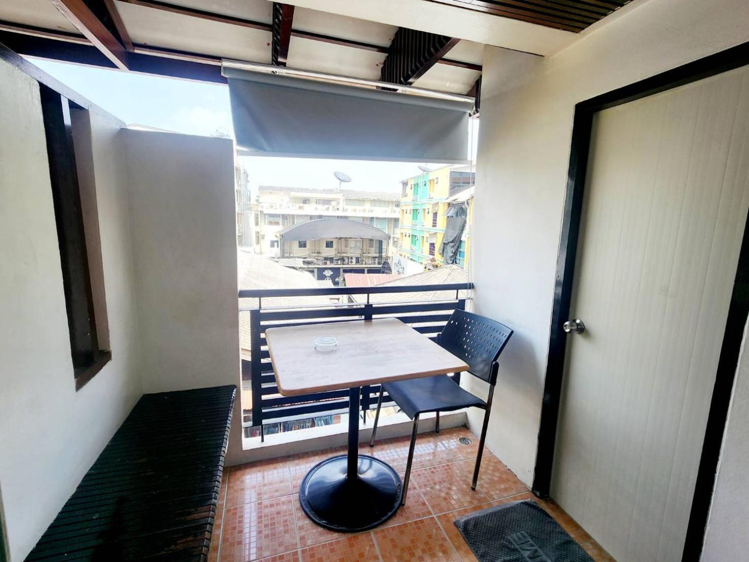Happio Near Chabad House Hotel Bangkok Exterior foto