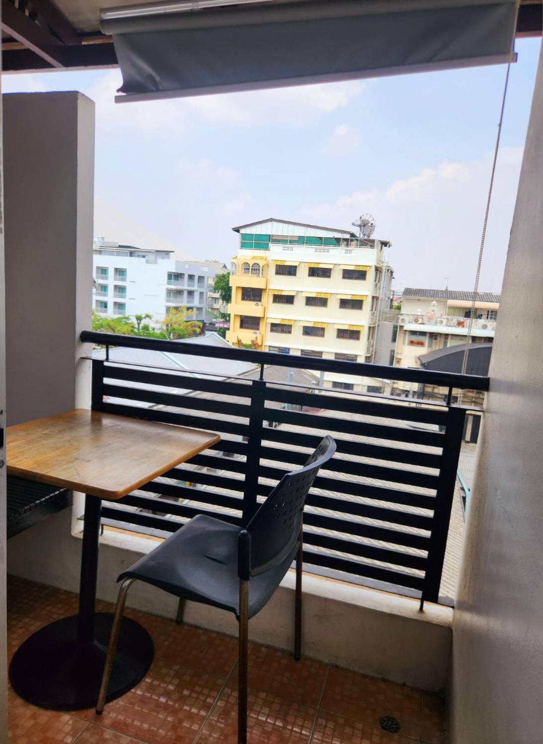 Happio Near Chabad House Hotel Bangkok Exterior foto