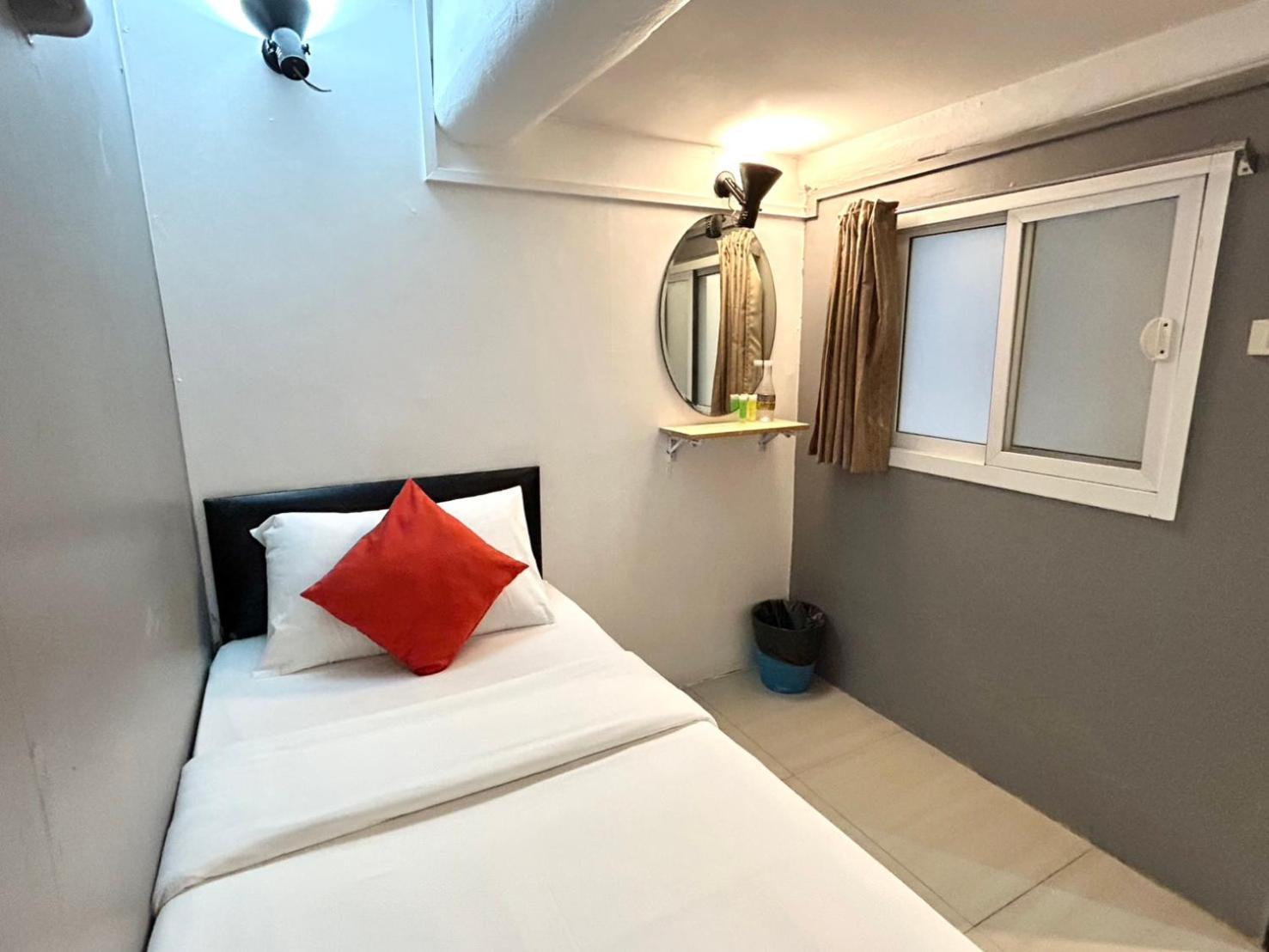 Happio Near Chabad House Hotel Bangkok Exterior foto