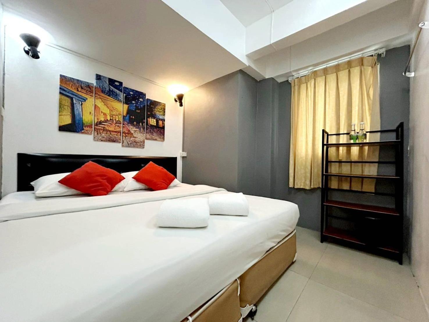 Happio Near Chabad House Hotel Bangkok Exterior foto